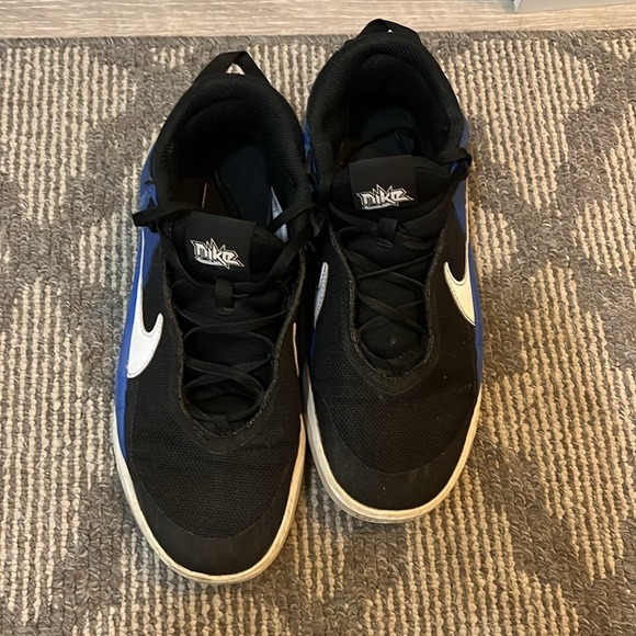 Nike Hustle D10 GS Black Game Royal Basketball Shoes Youth Size 7Y - Picture 3 of 7